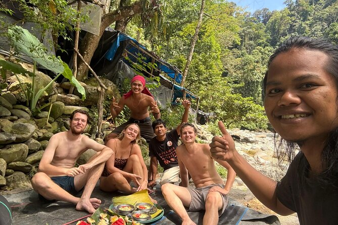 1 Day Ethical Jungle Trek in Bukit Lawang at Sumatra - The food rhythm: fruit breaks, coffee/tea, and lunch at the jungle restaurant