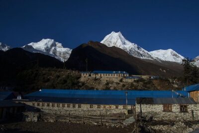 10 Days Manaslu Circuit Trek in Larke La Pass - Lodges, Meals, and Carrying Comfort on the Manaslu Circuit