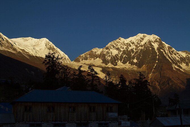 10 Days Manaslu Circuit Trek in Larke La Pass - Guides, Safety Gear, and Handling Weather and Timing Changes