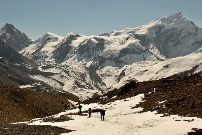 14 Days Annapurna Circuit Trek - Crossing Thorong La: early start, steep effort, and big views