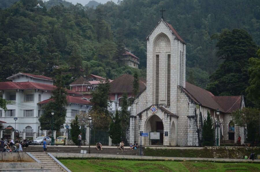 2 Day-2 Night Sapa Trekking: Overnight Train &Limousine Bus - Hotel Time in Central Sa Pa: Shower, Dinner, and Town Views