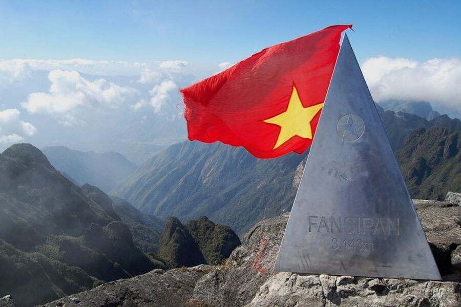 2-Day Fansipan Mountain Trek - Indochina's Highest Peak - Your Day 1: Sa Pa to Tram Ton, then up to 2800 meters