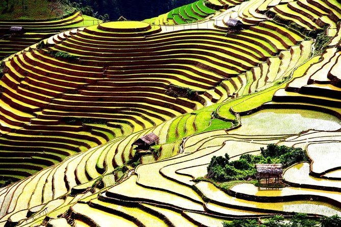 2 days 3 Nights Sapa Trekking Tour by Night Train from Hanoi - Sapa hotel night: Charm, Sapa De, or Pao (and why it’s worth checking)
