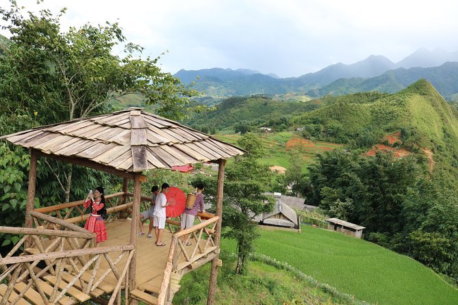 2 days 3 Nights Sapa Trekking Tour by Night Train from Hanoi - Day 1: The 9:00 pm Hanoi start and the first logistics check