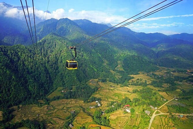 2-Days Sapa Tour with Fansipan Cable Car Trekking Three Village - Day 1: Hanoi pickup, Sapa arrival lunch, then Y Linh Ho trekking