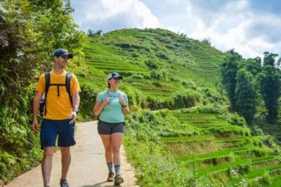 2-Days Sapa Trekking and Overnight in Tavan Village - Day 1: The Y Linh Ho to Lao Chai to Ta Van Trek (About 9km)