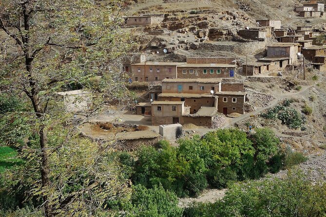 2-Days Trek to Berber villages in the Atlas Mountains - Day 1 Hiking Timing: Waterfalls, Lunch, and a Real Place to Sleep