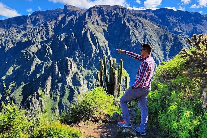 3-Day Colca Canyon trek with Professional Guide - Day 2: Oasis Sangalle communities and the natural pools for recovery