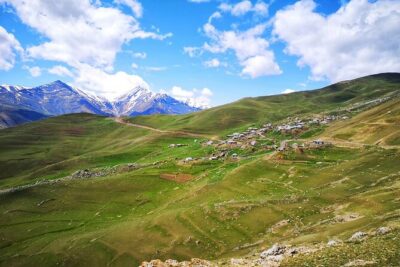 3-Day Hiking & Trekking Tour Remote Villages in Guba Azerbaijan - Day 2: Griz to Galaykhudat, Gurgur waterfall, Kokosh Canyon, then Khinalig