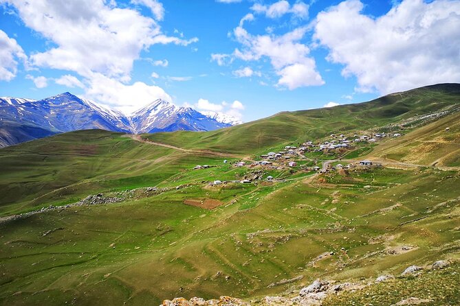 3-Day Hiking & Trekking Tour Remote Villages in Guba Azerbaijan - Day 2: Griz to Galaykhudat, Gurgur waterfall, Kokosh Canyon, then Khinalig