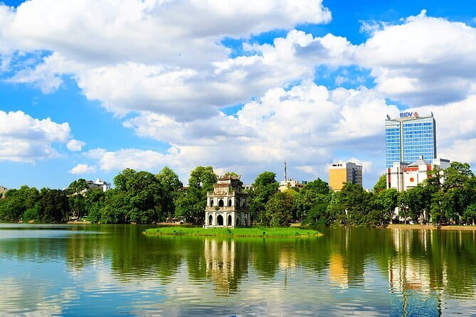 3-Day Pu Luong Natural Reserve from Hanoi, Trek with Local Guide - Homestays and meals: vegetarian option, bottled water, and cultural exchange that doesn’t feel forced