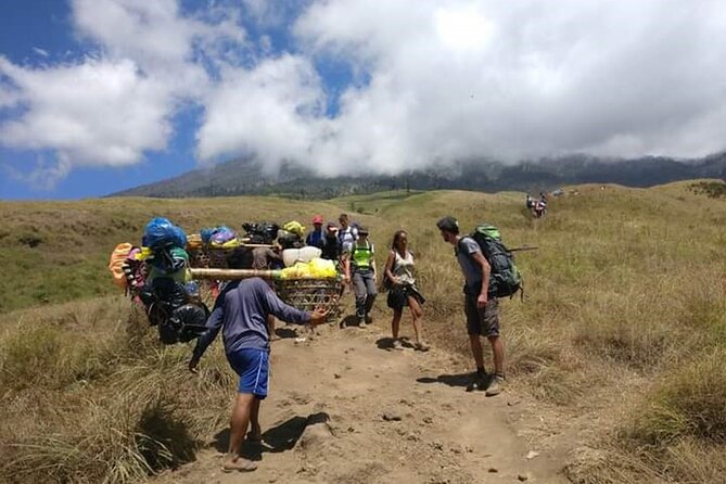3 days 2 night trekking Rinjani to Summit and lake - Packing and pacing: how to avoid the common suffering points
