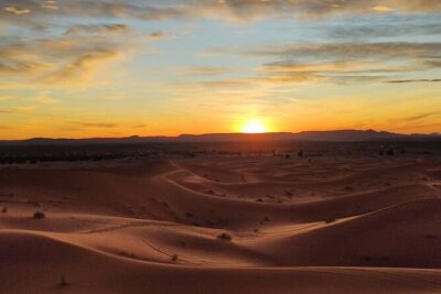 3-Days Private Sahara Desert Trek - Day 1: Walking Toward Erg Sidi Naji, Firelight Dinner, And Stargazing