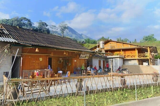 3-Days Sapa Trekking With Local Guide Overnight in Tavan Village - Day 3 Trek and the 15:00 bus back to Hanoi