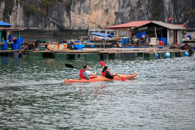 3Day Kayak & Trek to Ha Long Bay and Tamcoc (the 2nd day private) - Tam Coc-Bich Dong: sampan through 3 tunnel grottoes
