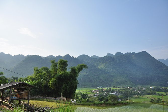 4-Day Jungle Trekking in Ba Be National Park - Caves on the Route: Puong and Hua Ma’s Atmosphere