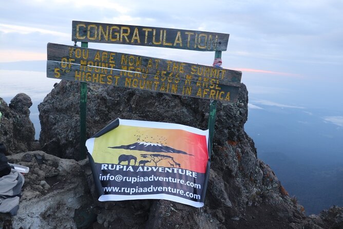 4 Days Mount Meru Trekking - Summit night to Socialist Peak: headlamps, crater rim rocks, and sunrise