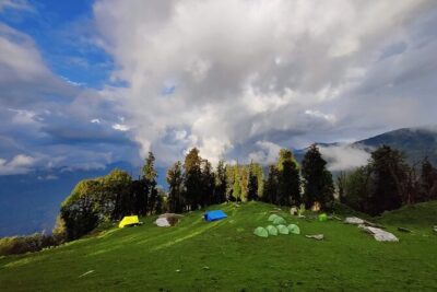 6 Days Phulara Ridge Trek - Karsu Thatch and Bhoj Gadi: Wooden Bridges, Rhododendrons, and Yellow Wildflowers