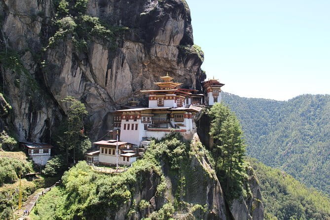 8 Days Bhutan Cultural Tour with 2-Day Bumdrak Trek - Paro arrival: museums, Thimphu fixes, and your first taste of Bhutan