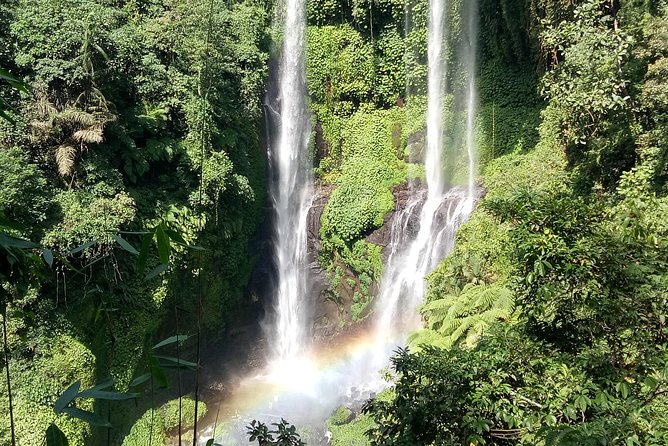 All Inclusive Sekumpul Waterfall Trekking , Handara Gate & Temple - Ulun Danu Beratan Temple by Lake Bratan: The Calm Contrast