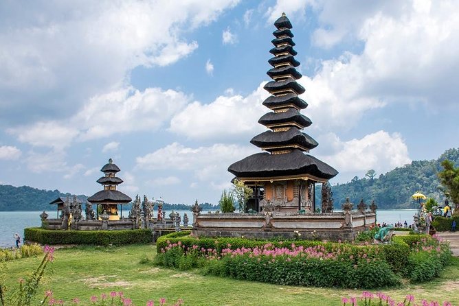 All Inclusive Sekumpul Waterfall Trekking , Handara Gate & Temple - Transportation From Jimbaran: Why a Private Driver Helps
