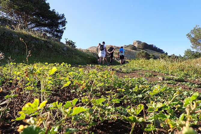 Ana Ferreira Caves & Peaks Trekking - The 11:00 am start: what your morning rhythm looks like