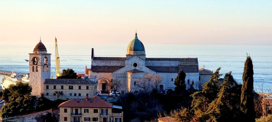 Ancona: Urban Trek Tour with Wine and Food Tasting - The Arch of Trajan (115 AD): the port city in Roman imperial ink