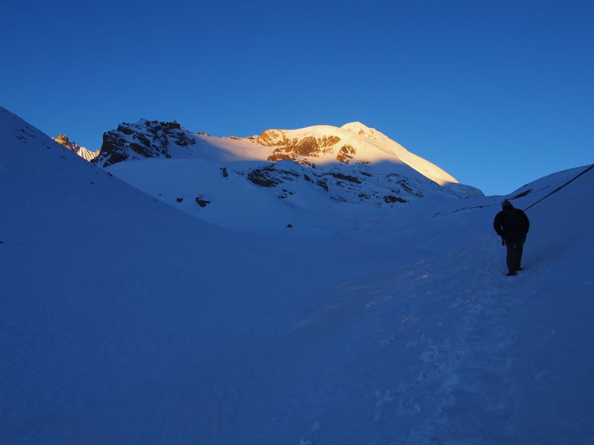 Annapurna Circuit Trekking 13 Days - Guides, group size, and why small matters on a pass trek
