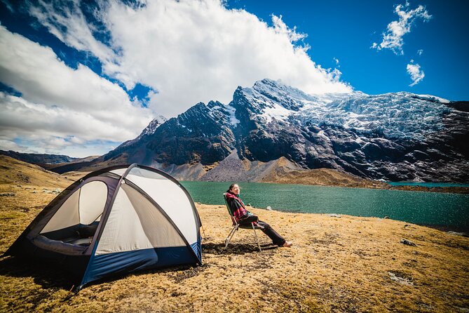 Ausangate and Rainbow Mountain Trek – 3 Days / 2 Nights - Your guide and the safety net on steep, high days