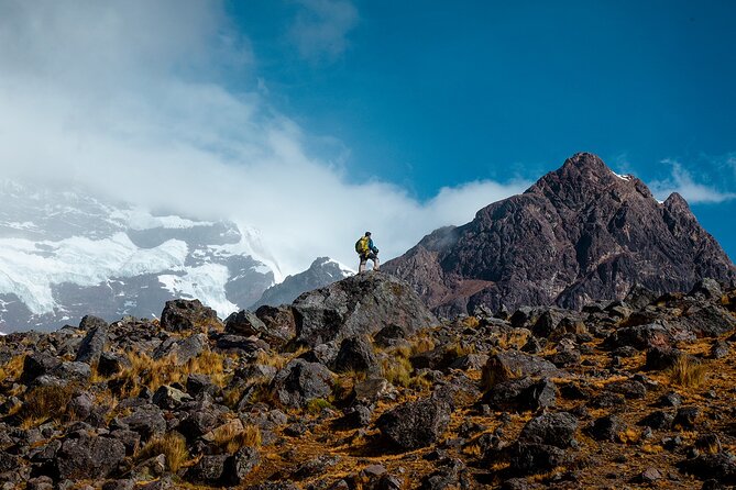Ausangate and Rainbow Mountain Trek – 3 Days / 2 Nights - Day 1: Upis, Ausangate views, and Arapa Pass to Hatun Pucacocha