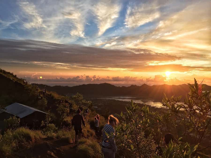 Bali: Mount Batur Sunset Trek with Picnic - Getting There from South Bali: Pickup Timing and the Mt Batur Lounge Meeting Point