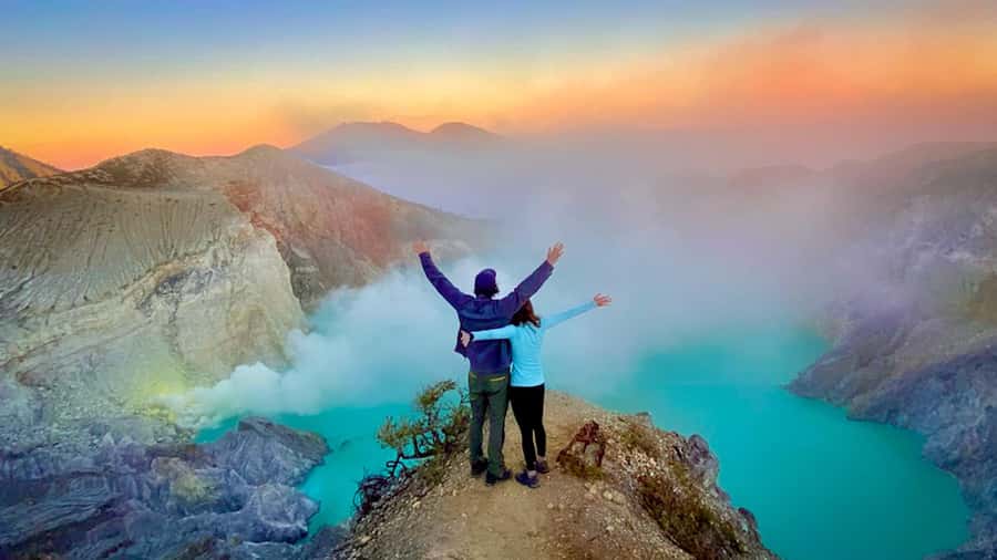 Banyuwangi: Ijen Crater Bluefire and Sunrise Guided Trek - Chasing Ijen Blue Fire from Banyuwangi: what makes it special