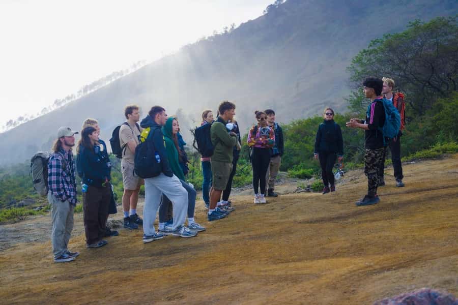 Banyuwangi: Ijen Crater Bluefire and Sunrise Guided Trek - Blue Fire and the crater lake at dawn: what you’re actually watching