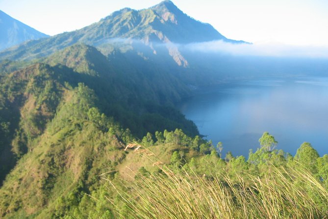 Batur Caldera Sunrise Trekking - Sunrise at the top: hot drinks, photos, and breakfast timing