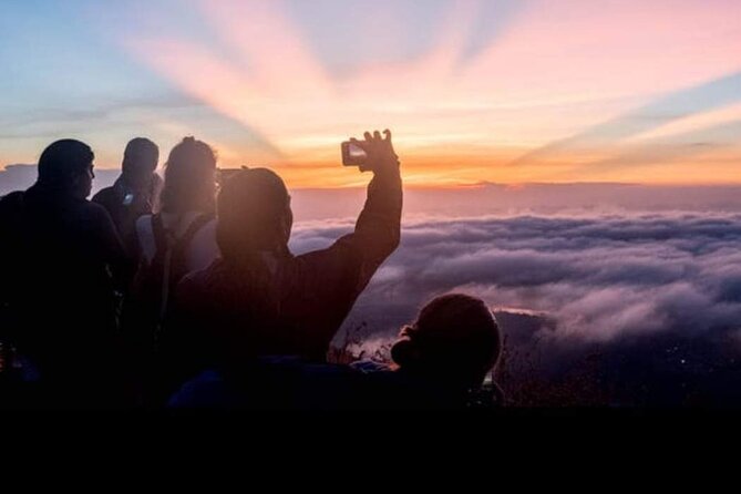 Batur Sunrise Trekking - Summit breakfast and the egg-bread-tea payoff