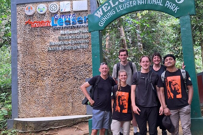 Bukit lawang tour 3days-2 night jungle trekking including rafting - Guides, Certification, and Group Size on the Trail