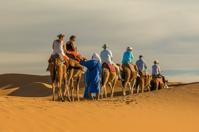Camel trek with 1 Night in Luxury camp with Dinner+ Sundbording - Day 2 dawn routine: sunrise, shower, and breakfast in camp