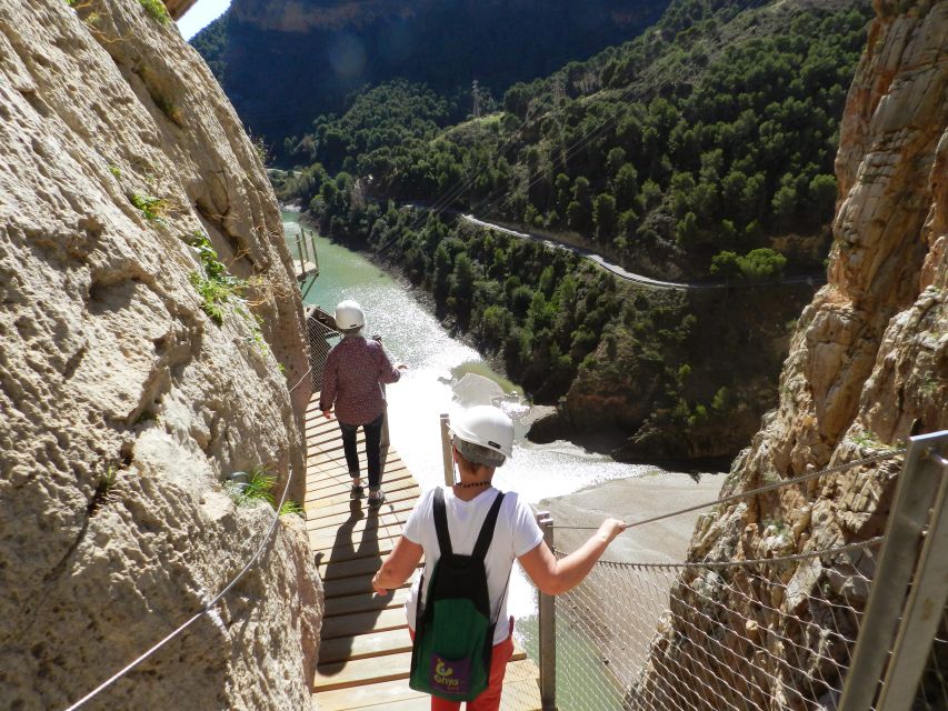 Caminito del Rey: Trekking Tour with Hiking Guide - Walking Caminito del Rey: 100m above the Guadalhorce