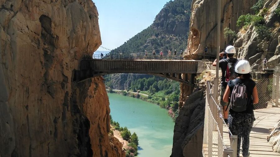 Caminito del Rey: Trekking Tour with Hiking Guide - Guided tour time: what you gain from a professional on the trail