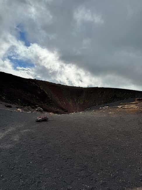 Catania: Etna 3000m and Alcantara Gorges Trek with Pickup - Lava features and what to listen for from your certified guide