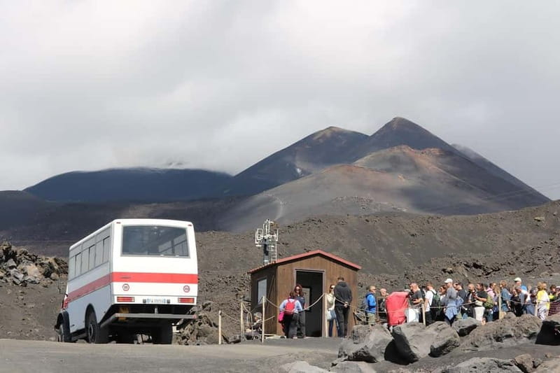 Catania, Etna trekking with guide and cable car at 3000 meters + transfer available - Timing and pacing: how the full 5.5 to 6 hours plays out