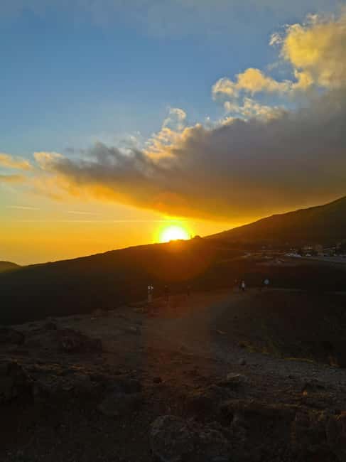 Catania: Mount Etna Sunset Trekking with Wine Tasting - Meeting in Catania and Riding Up Into Etna Country