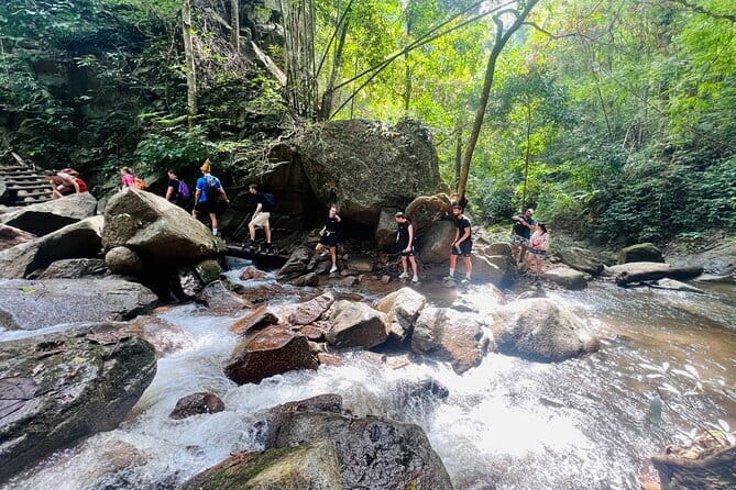 Chiang Mai 2-Day Jungle Adventure: Trekking, Tubing & Waterfalls - Mae Taeng River tubing: a relaxed float with real scenery