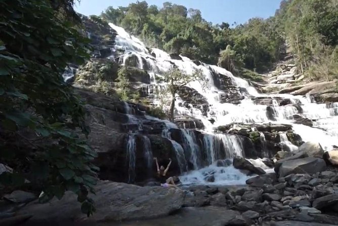CHIANG MAI: Doi Inthanon-Trekking Pha Dok Seaw-Waterfall-Lunch - Organic Karen Coffee Farm Stop: A Calm Break in the Day