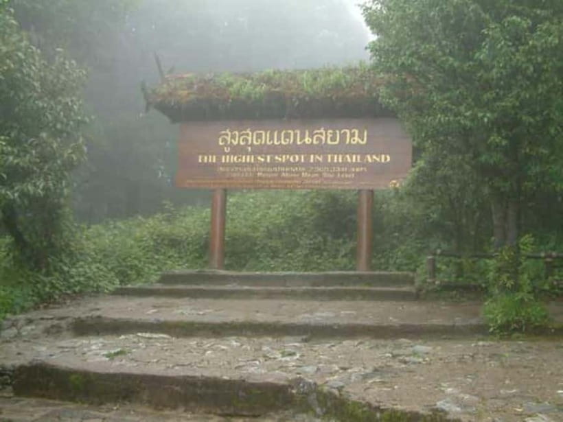 Chiang Mai: Doi Inthanon Trip with Pha Dok Siew Guided Trek - Doi Inthanon Park Stops Before the Trek