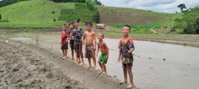 Chiang Rai: 1-Day Trekking and Longtail Boat Trip - Getting on the Mae Kok River: The Longtail Boat Part
