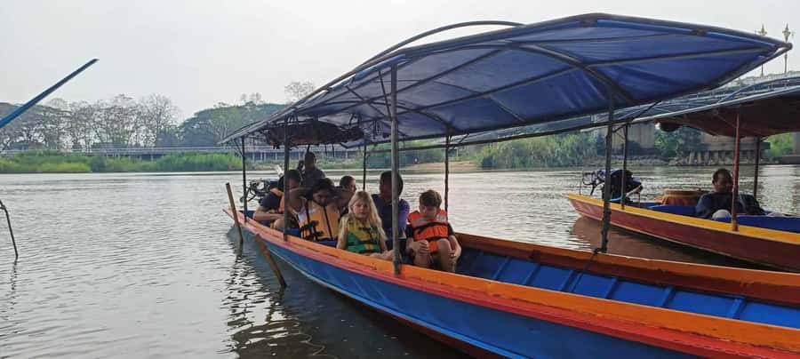 Cultural trekking and boat trip - Lahu and Akha hill tribe villages: respectful village walking time