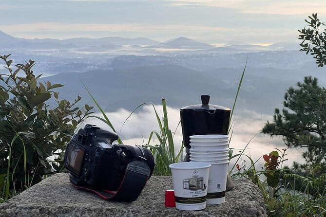 Dalat: Cloud Hunting & Sunrise Trekking to Hon Ho Mountain - Who your guide can be (and why it matters at 4 a.m.)