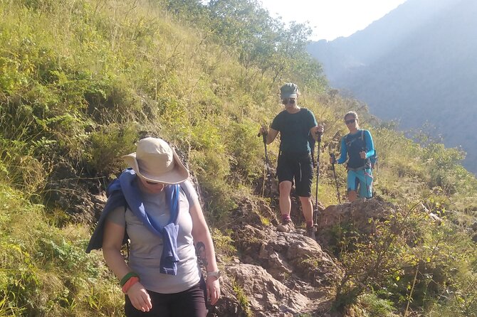 Day Trekking Atlas Mountains - Tea with a Berber family and lunch: the part that slows time