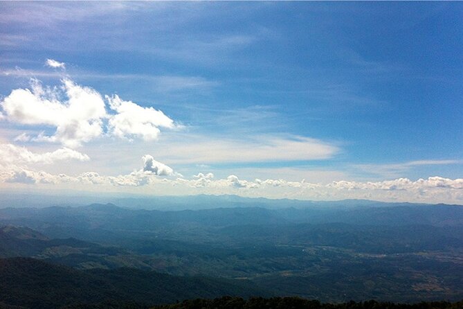 Doi Inthanon Private Trek & Lunch Tour from Chiang Mai - Pha Dok Siew mini trek: a short walk with real guidance
